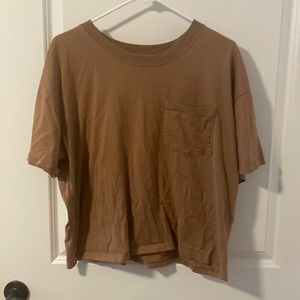 Mustard / brown tee